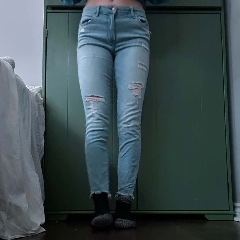 Blue skinny jeans fit comfy and stretchy